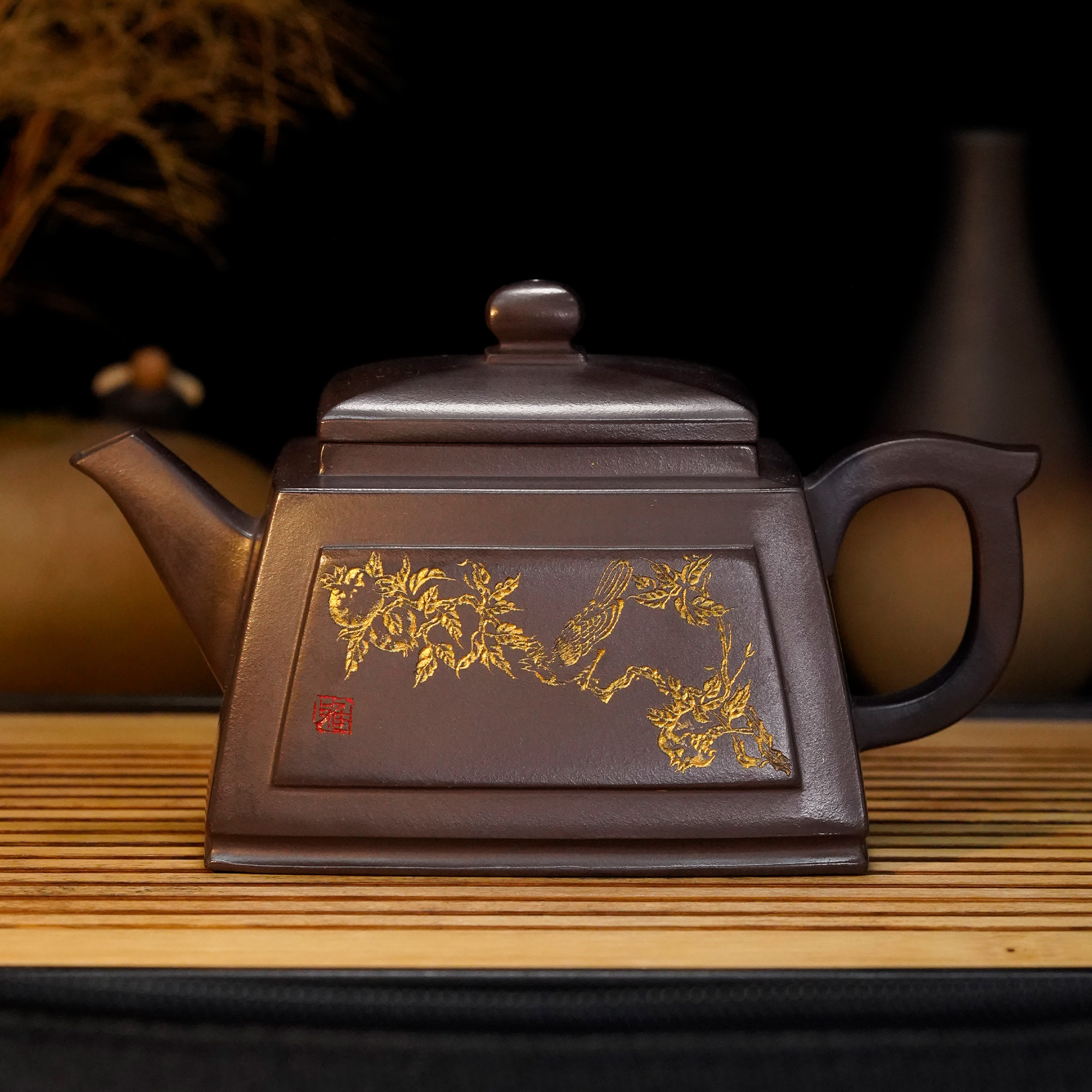 GS7-002   刘红仙  宜兴手工紫砂  抽角四方