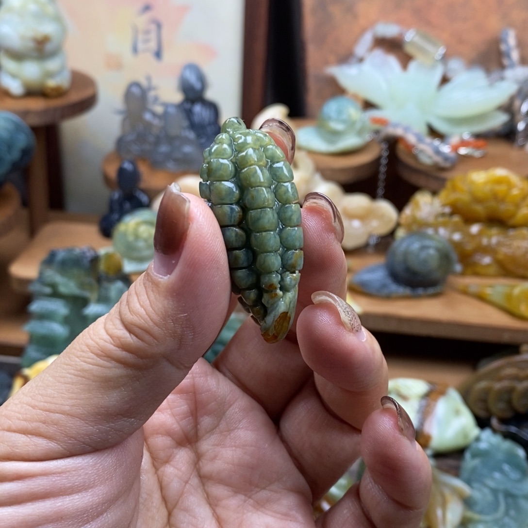 蛇纹石玉未镶嵌吊坠(赠链)