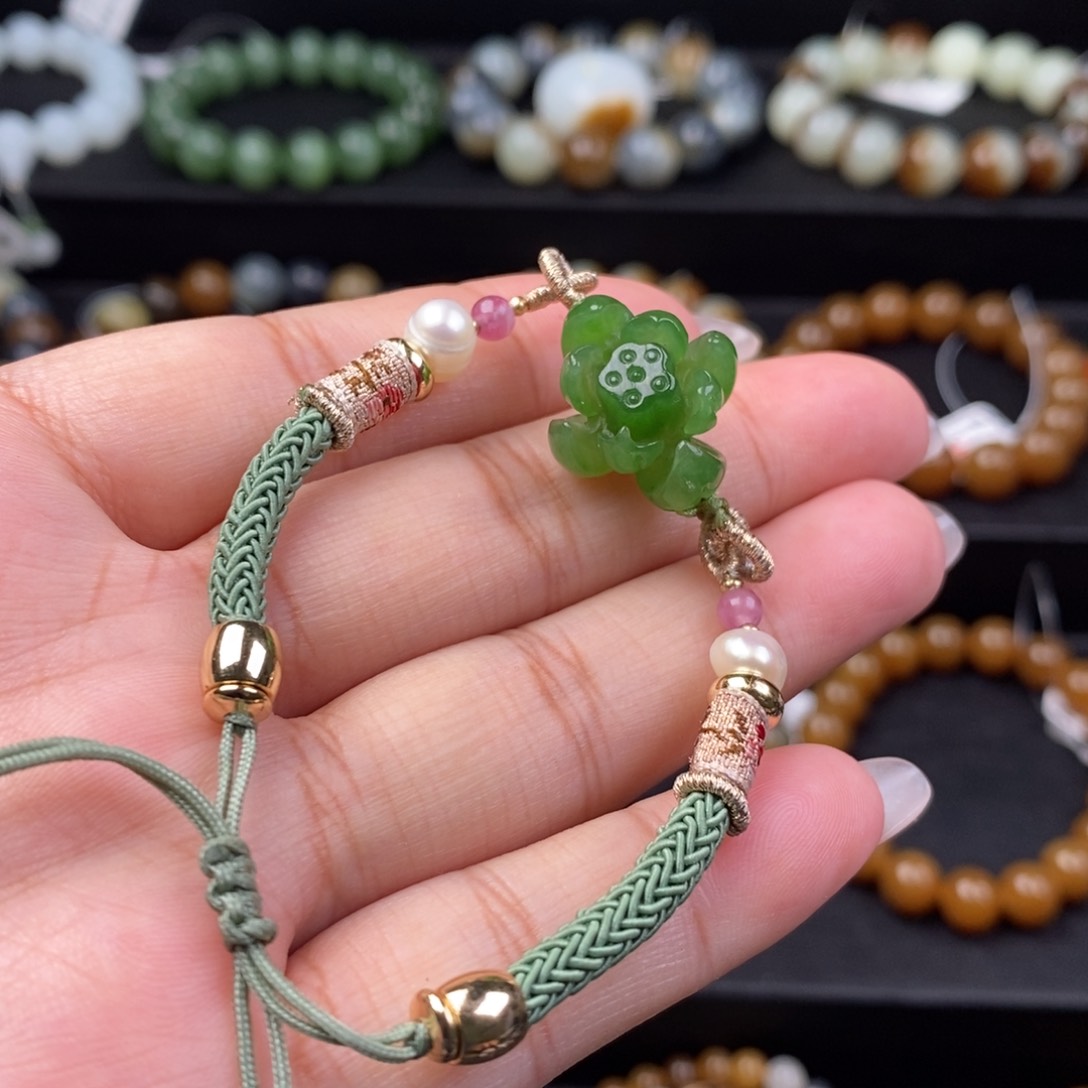 和田玉手牌未镶嵌