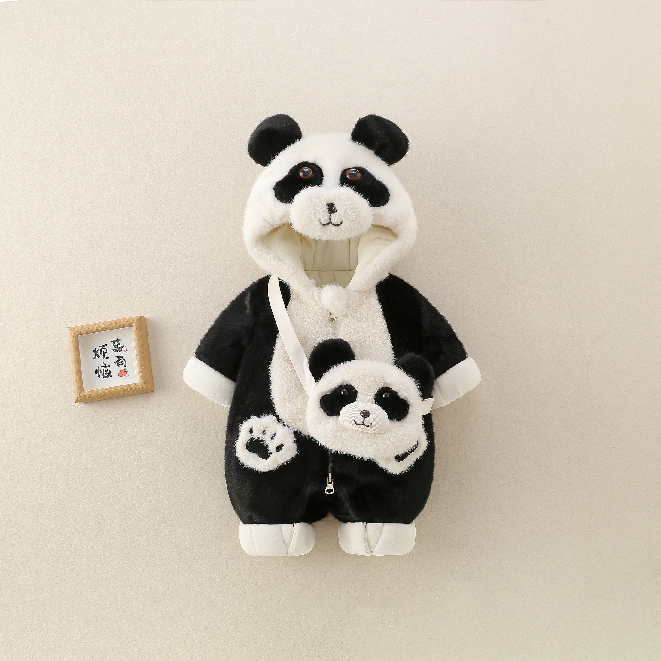 BBQ冬装婴幼儿可爱熊猫连体衣宝宝可爱爬服哈衣