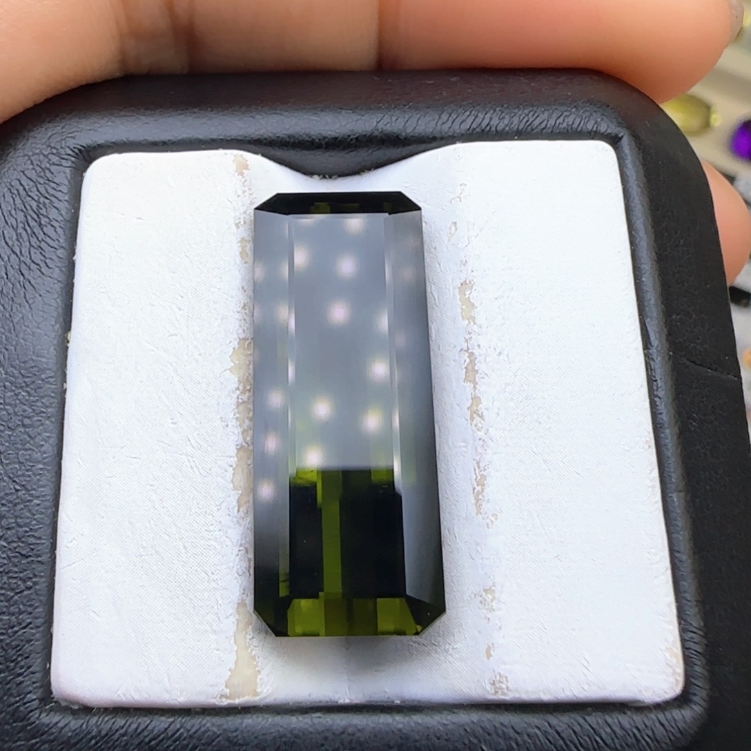 珠宝半成品碧玺未镶嵌天然17.66克拉