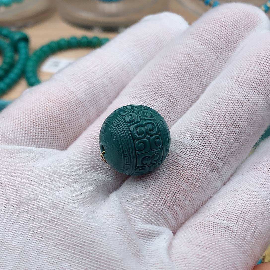 绿松石未镶嵌颈饰