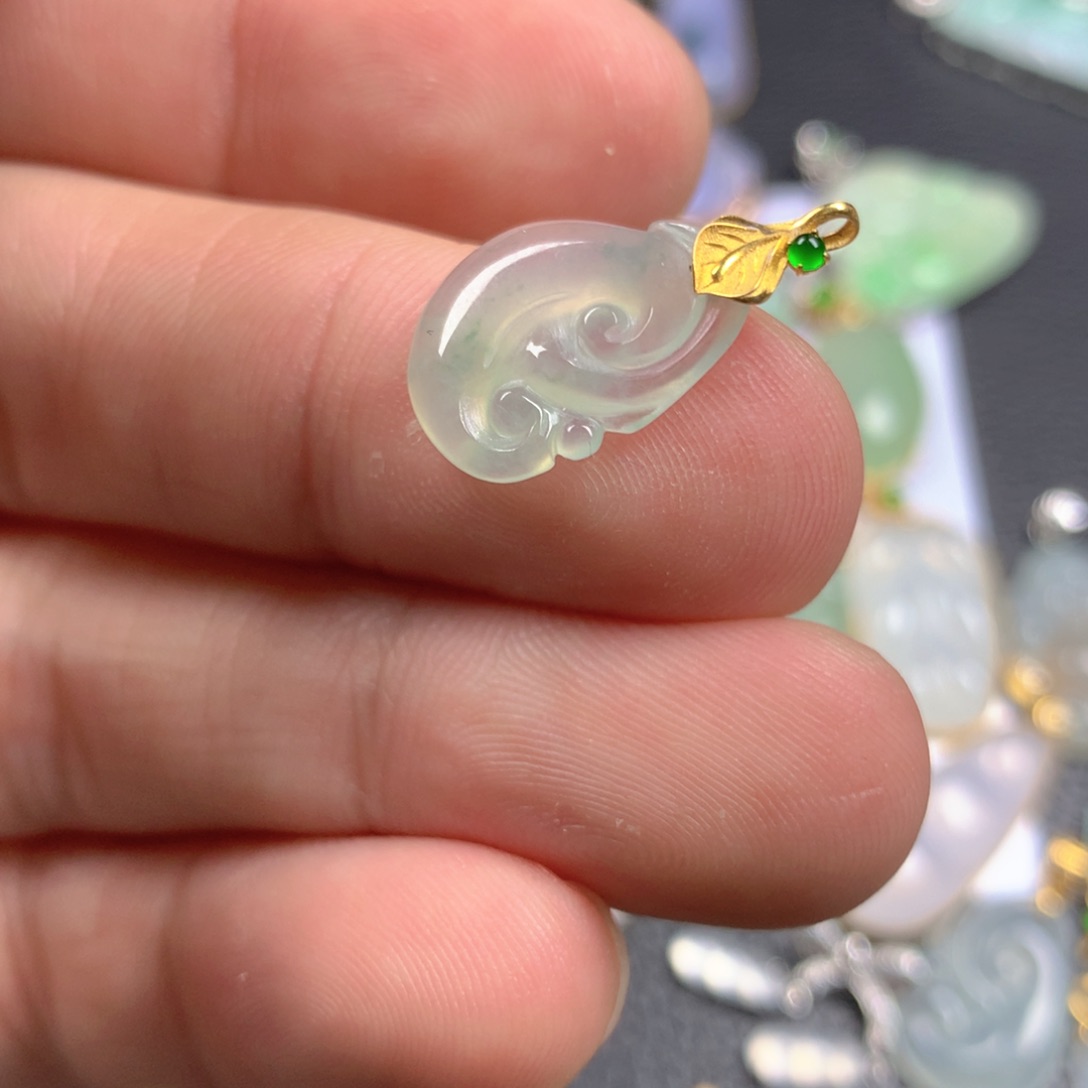 【闪购商品】翡翠颈饰18K金镶嵌翡翠