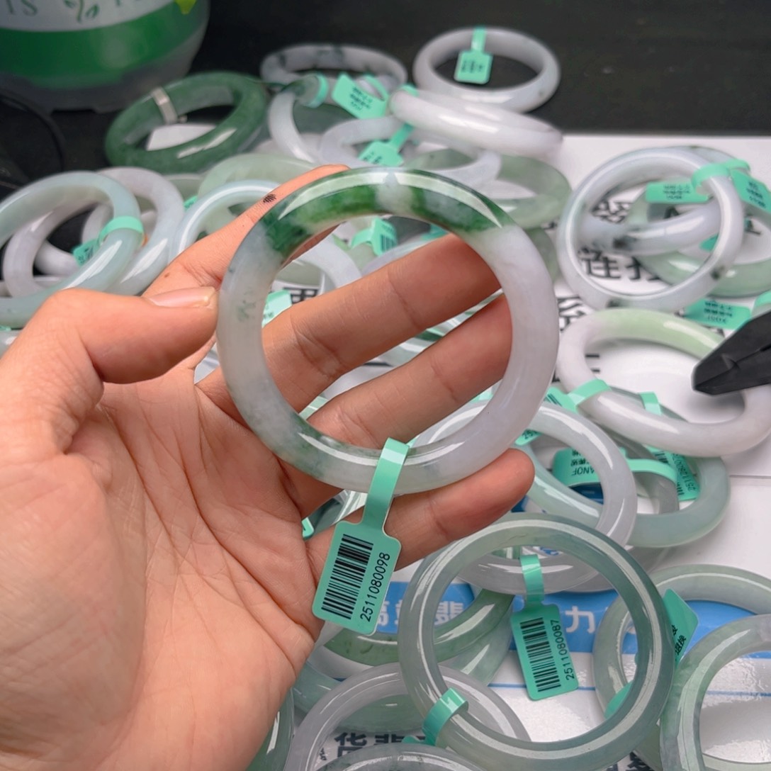 未镶嵌手镯翡翠5455. 157