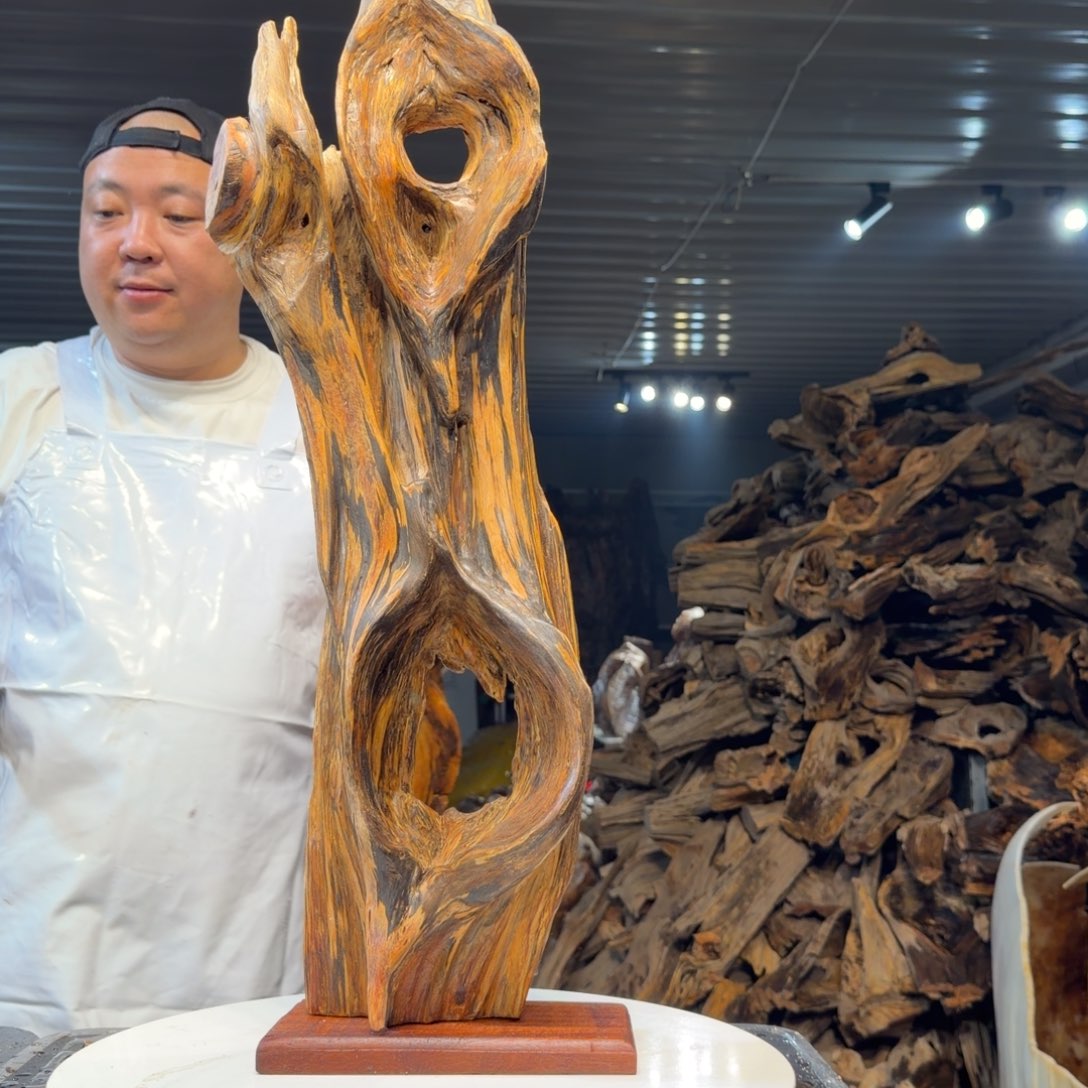 小***时木王一刀琥珀木摆件155