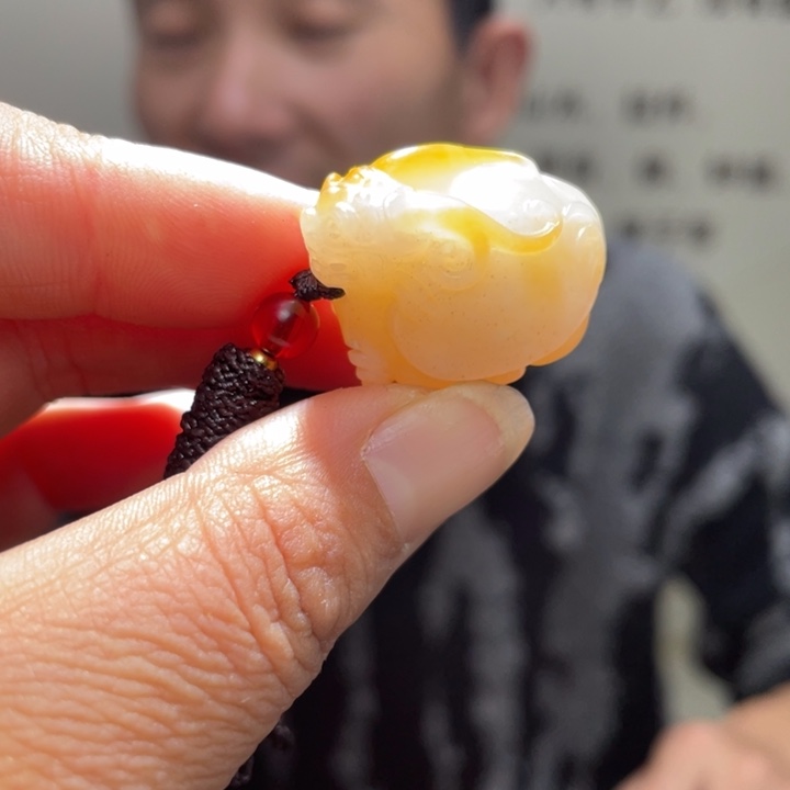 和田玉未镶嵌把件