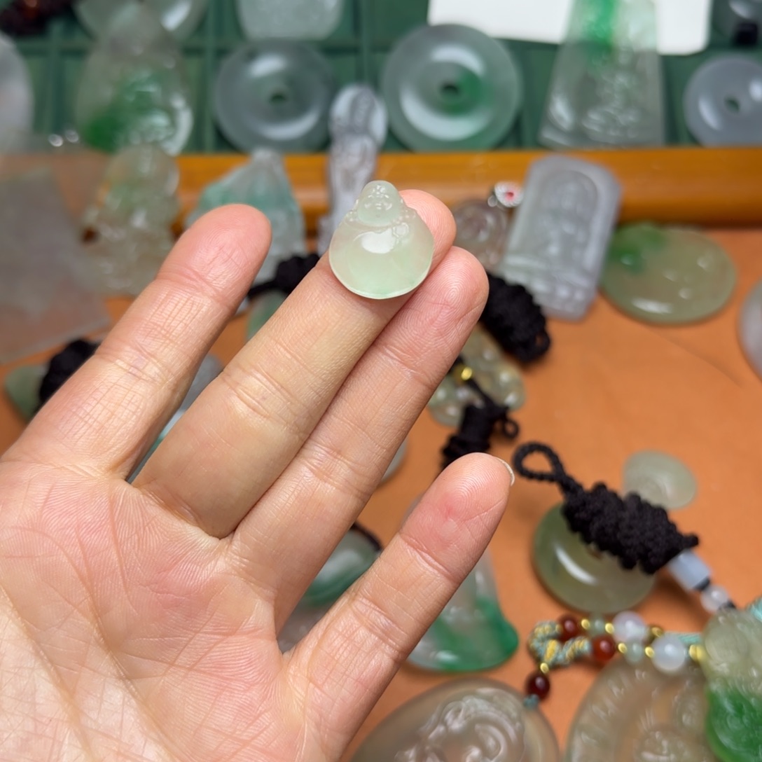 翡翠未镶嵌颈饰翡翠佛公