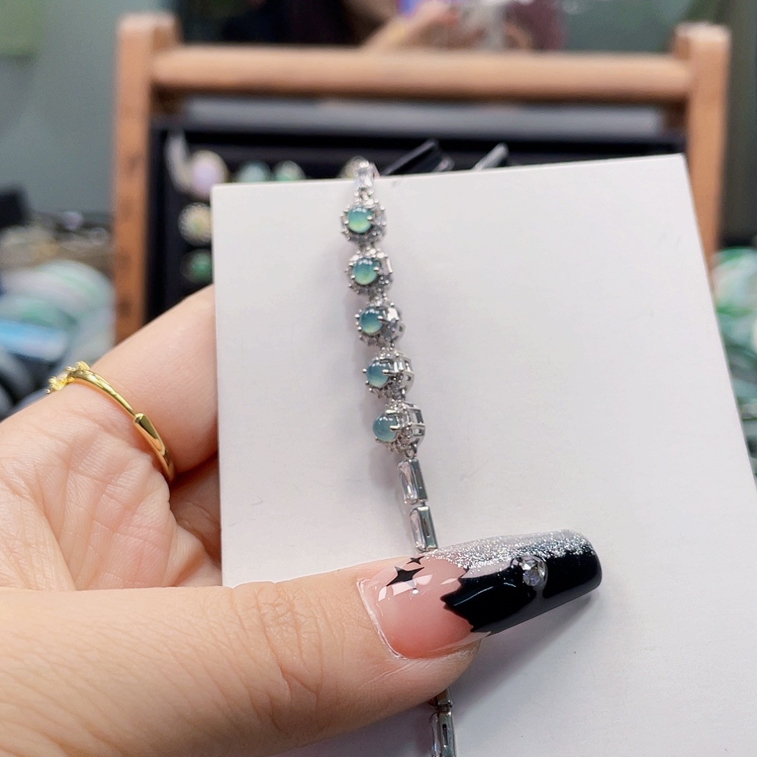 翡翠未镶嵌颈饰天然翡翠Ａ货