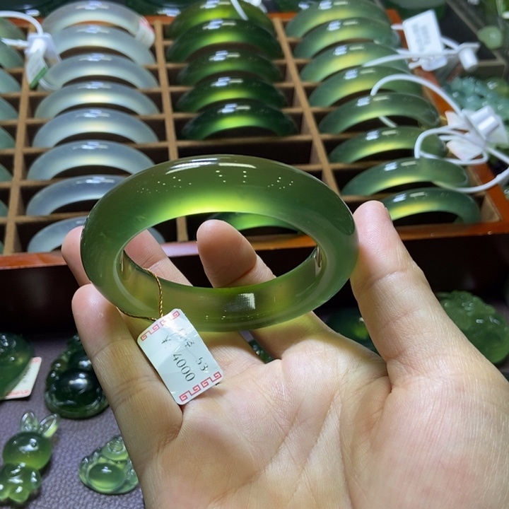 蛇纹石玉未镶嵌手镯53