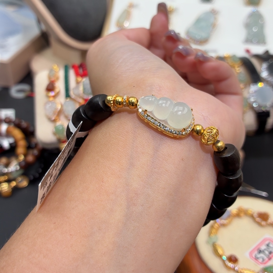 翡翠银S925镶嵌颈饰豆子