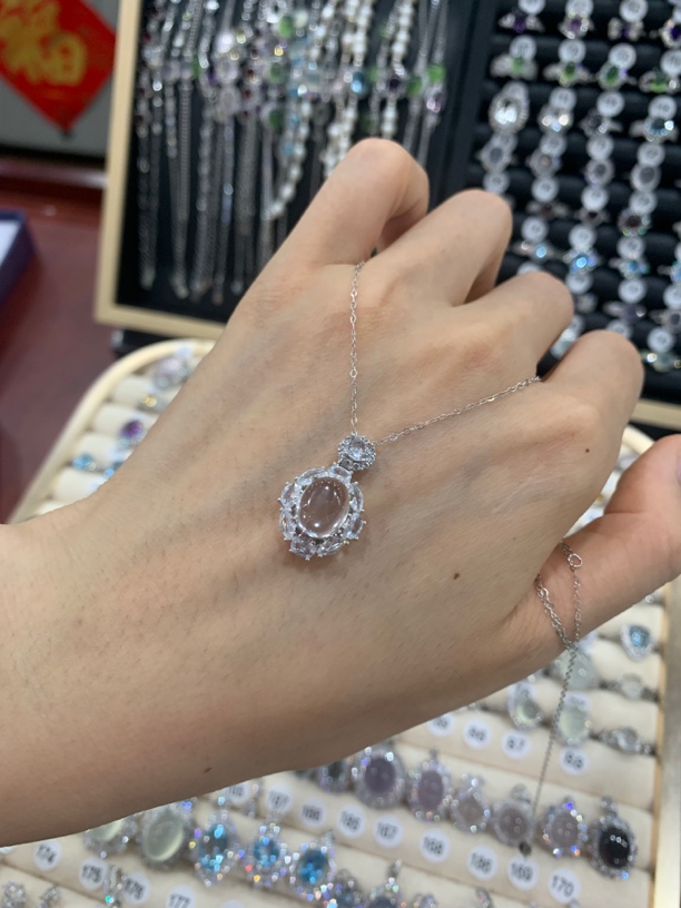 精致天然小白水晶