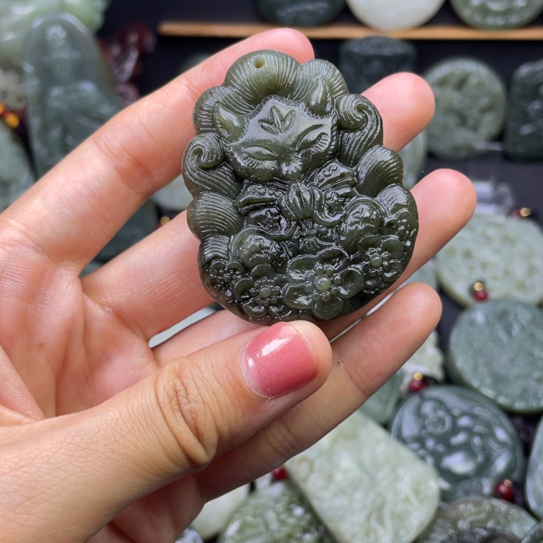 和田玉颈饰未镶嵌