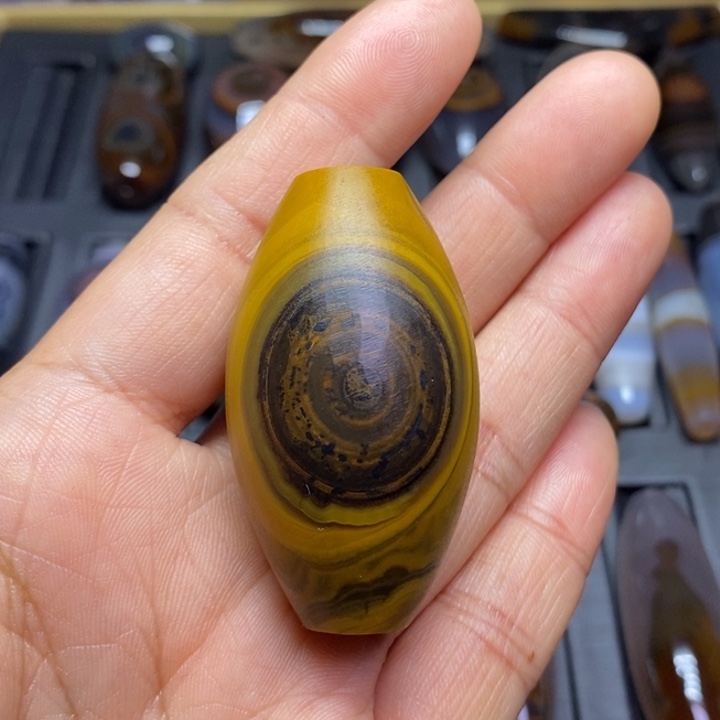 未镶嵌玛瑙/玉髓珠宝奇石滴***人