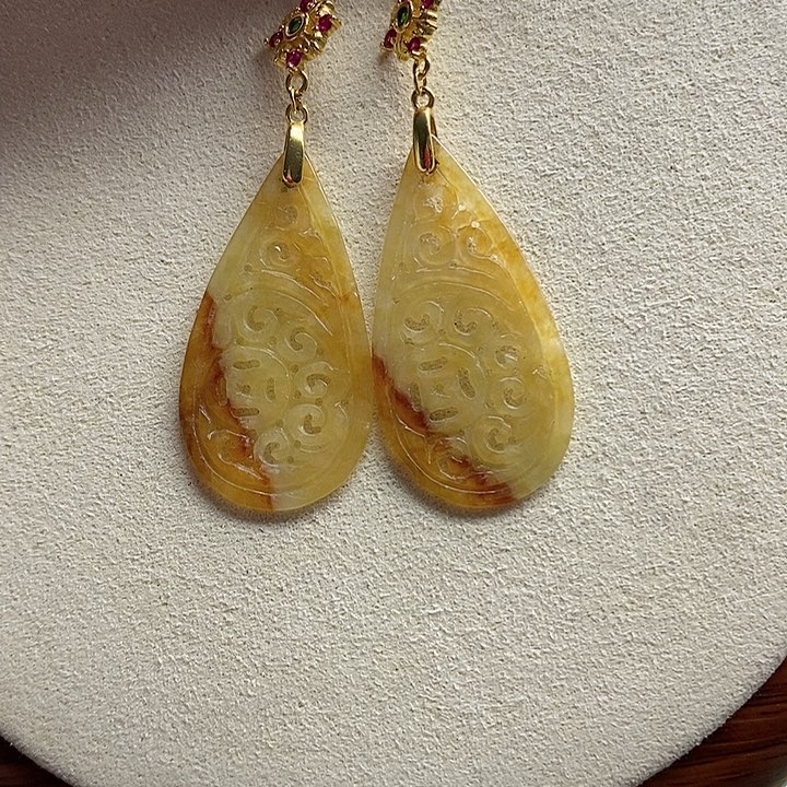 翡翠耳饰未镶嵌黄翡镂空雕刻水滴耳坠