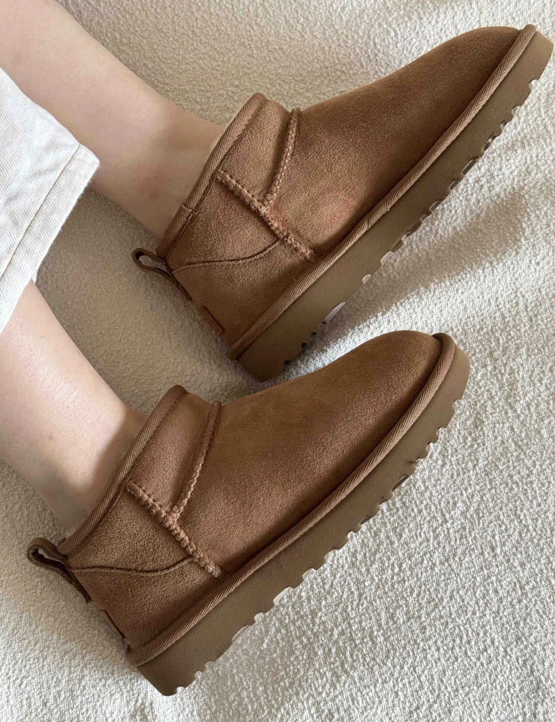 圆头保暖常规防滑胶粘时尚雪地靴短筒经典平底时尚