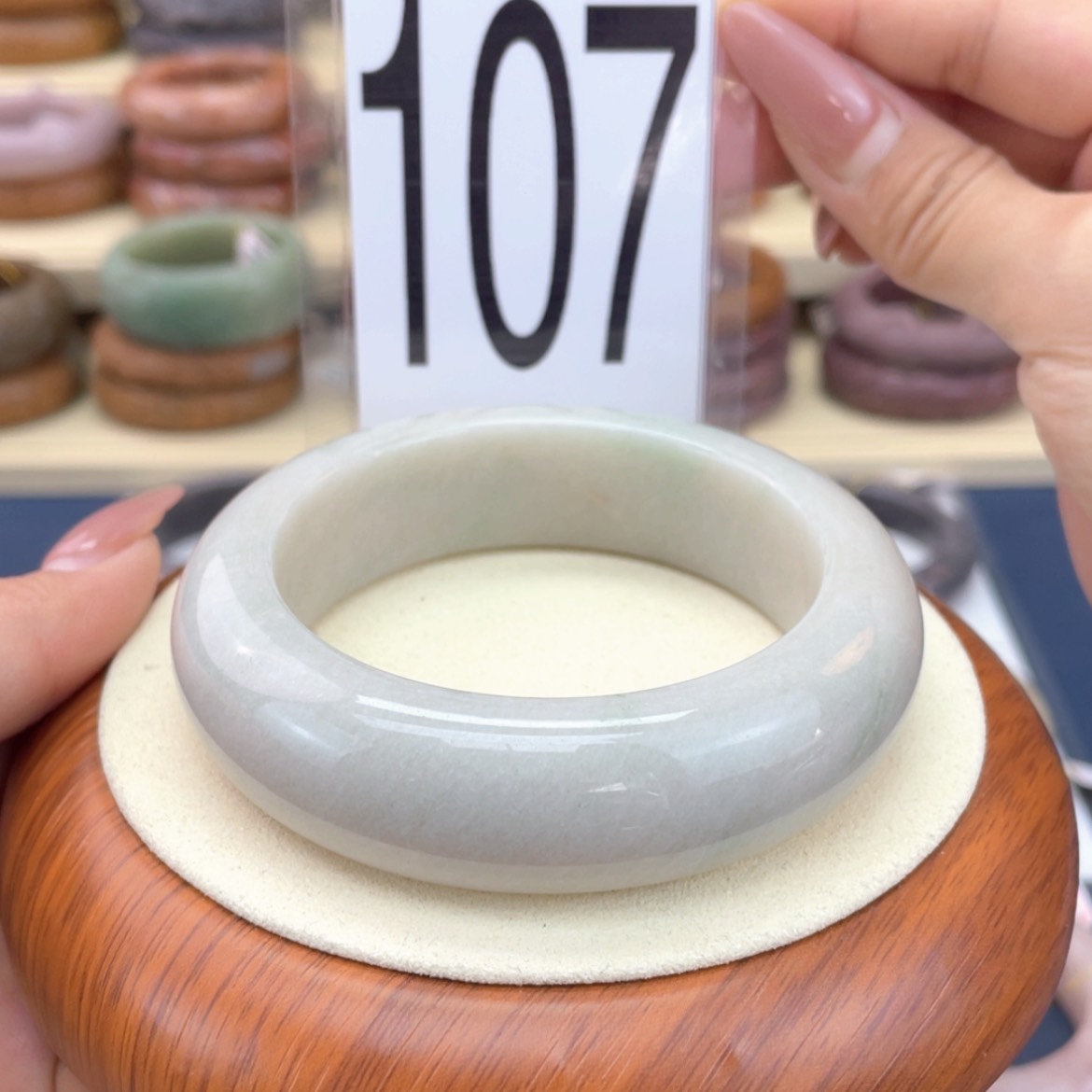 【闪购商品】石英质玉手镯未镶嵌