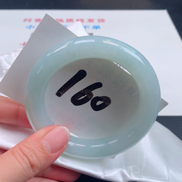 翡翠手镯未镶嵌正