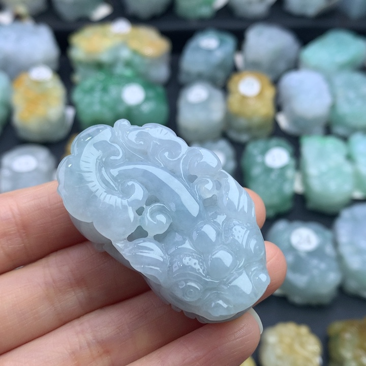 翡翠未镶嵌颈饰天然缅甸A货翡翠貔貅吊坠