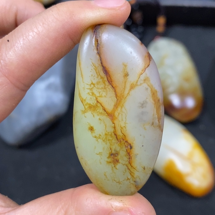 未镶嵌和田玉（糖玉）挂件