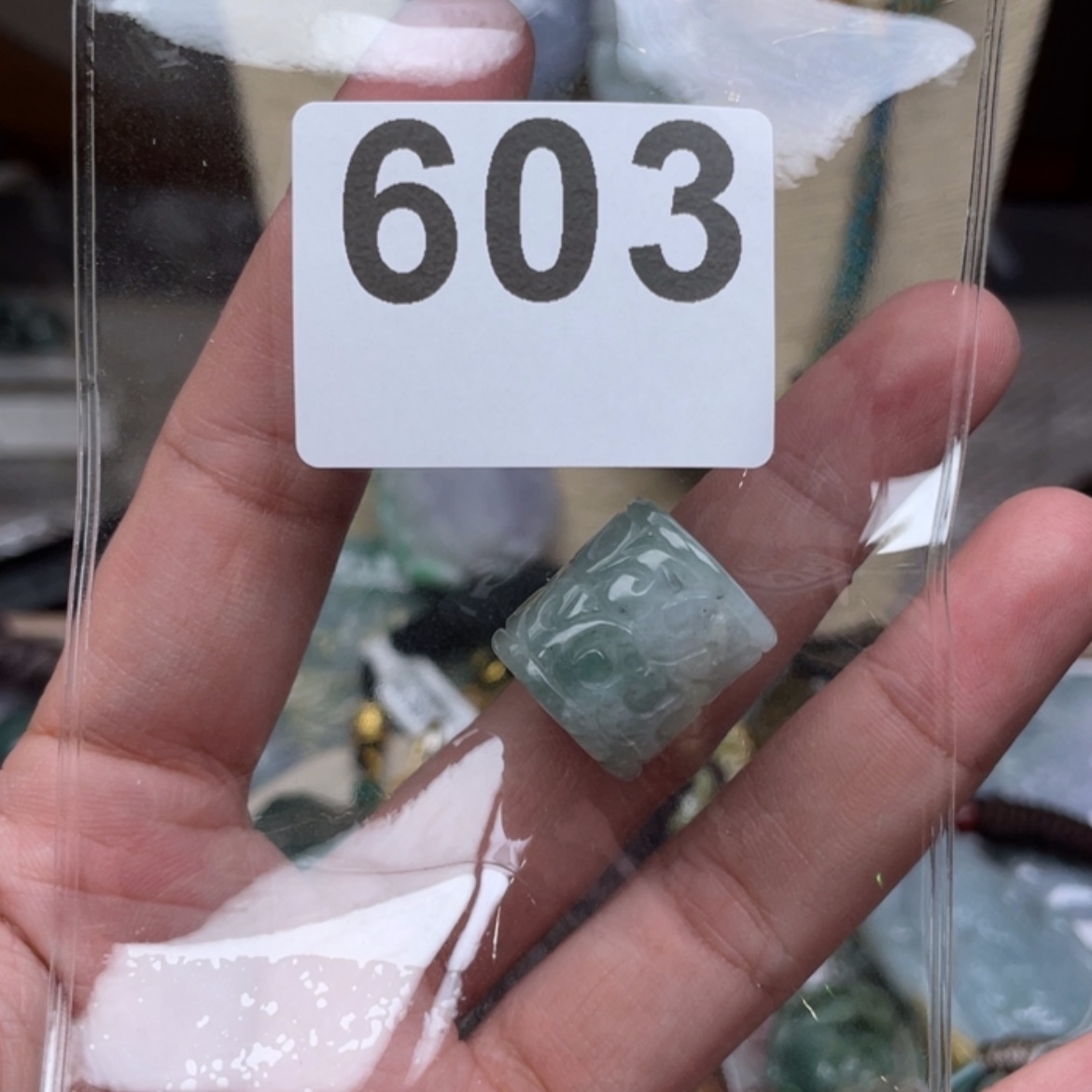 【闪购商品】翡翠颈饰未镶嵌小**昜翡翠