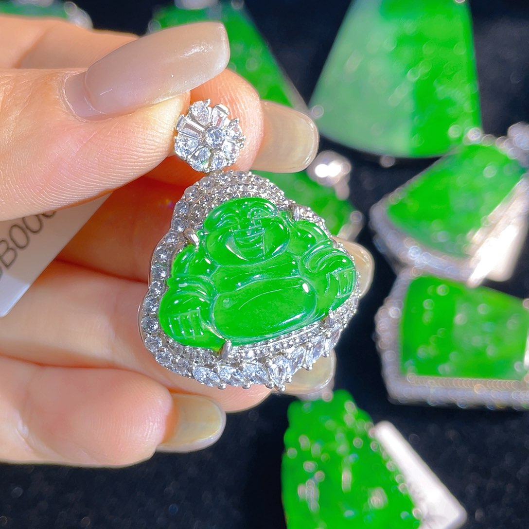 翡翠银S925镶嵌颈饰翡翠