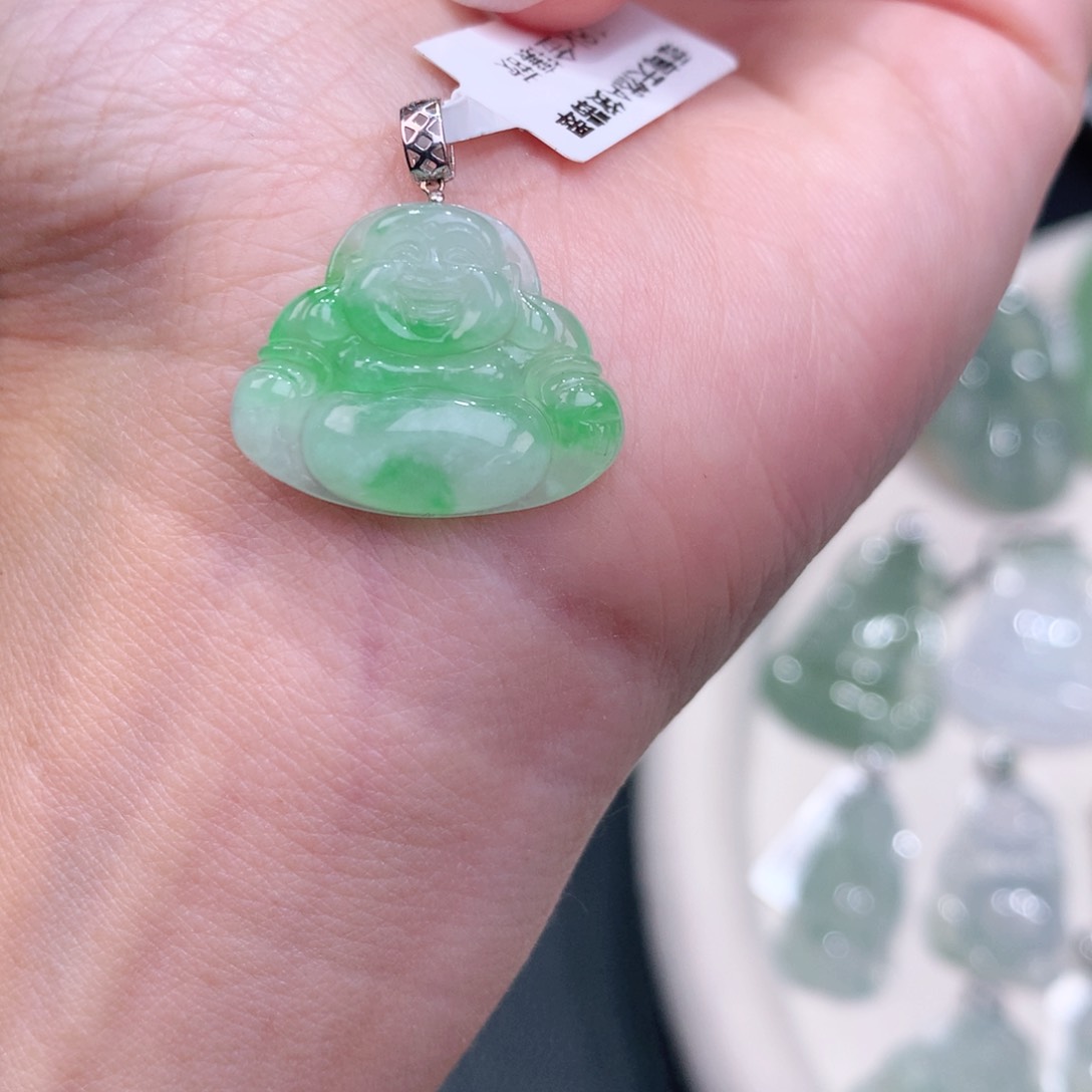 颈饰18K金镶嵌翡翠福利