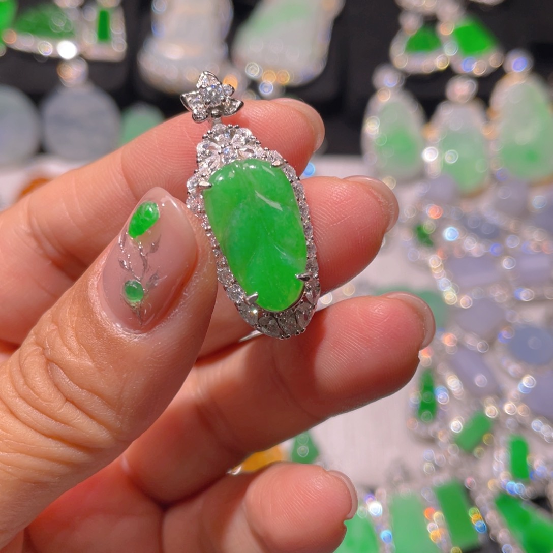 翡翠颈饰银S925镶嵌精品