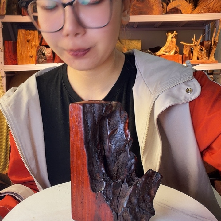 紫檀木类端景台玩***兔
