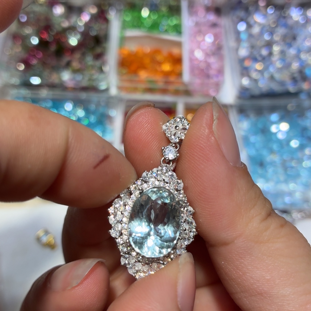 用***5海蓝宝石银S925镶嵌颈饰