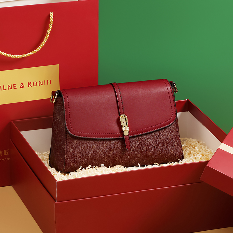 送妈妈母亲节礼物高级感红色包包2025新款中年婆婆斜挎包女结婚包