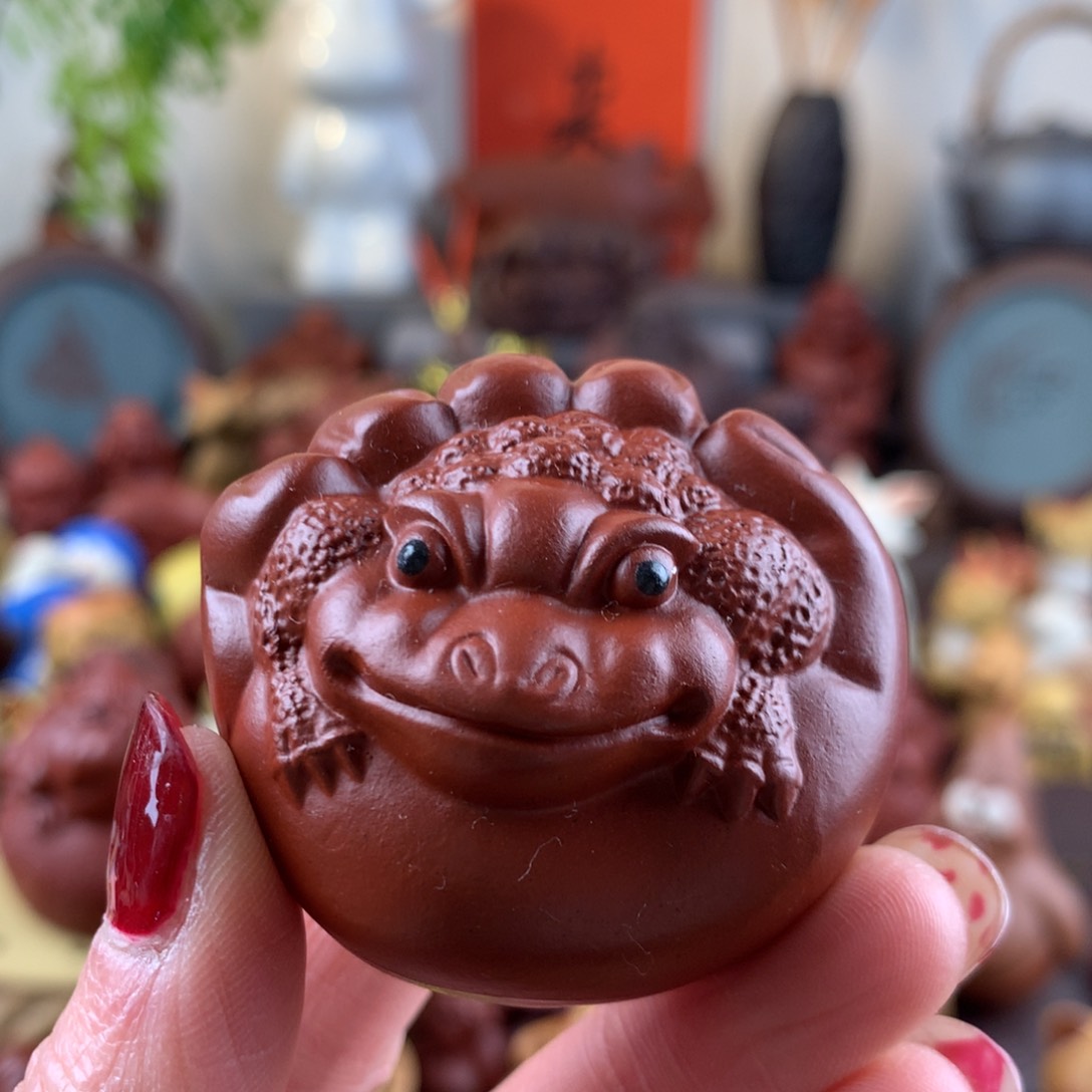 紫砂茶宠手中有财