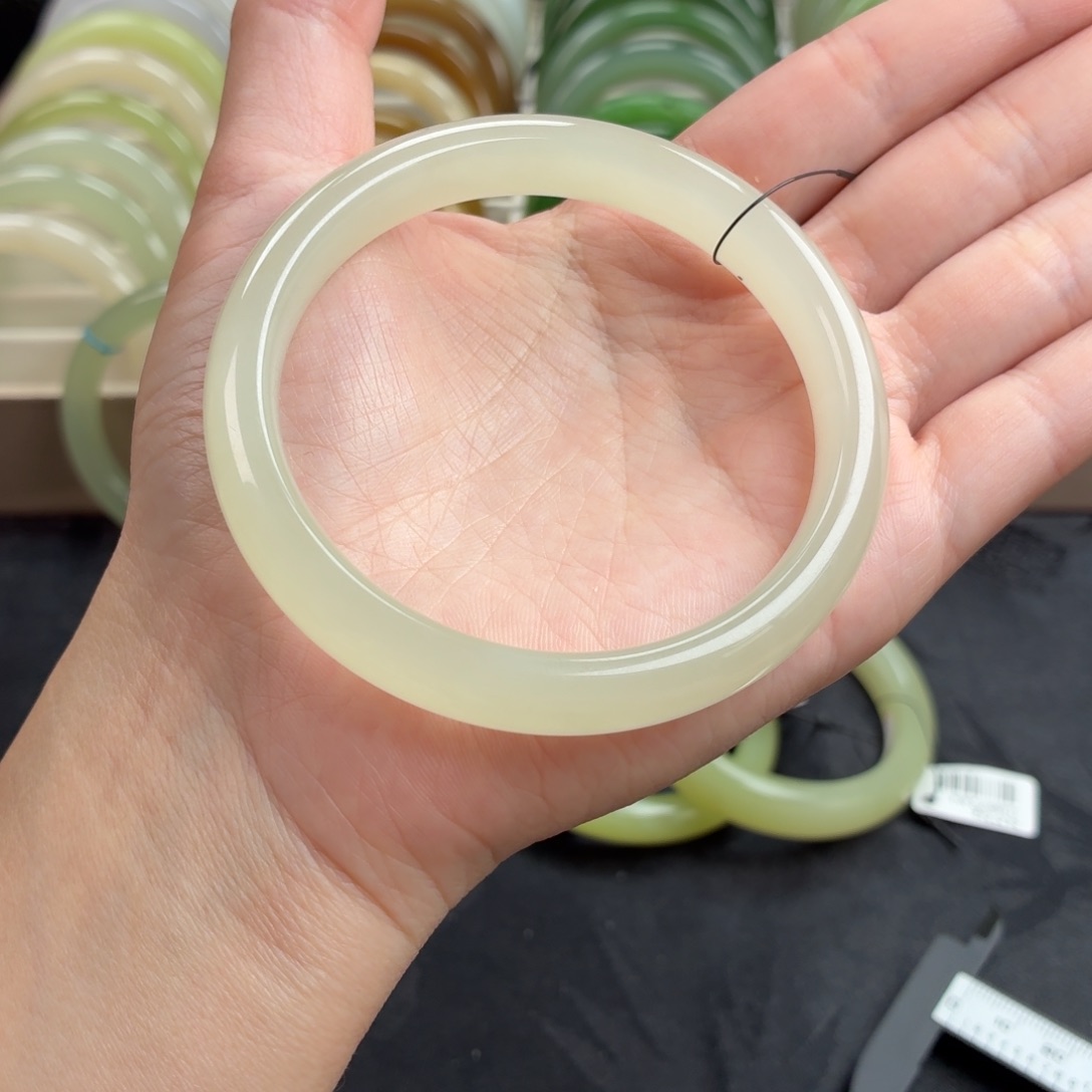 和田玉未镶嵌手镯-冰底白冰晴2