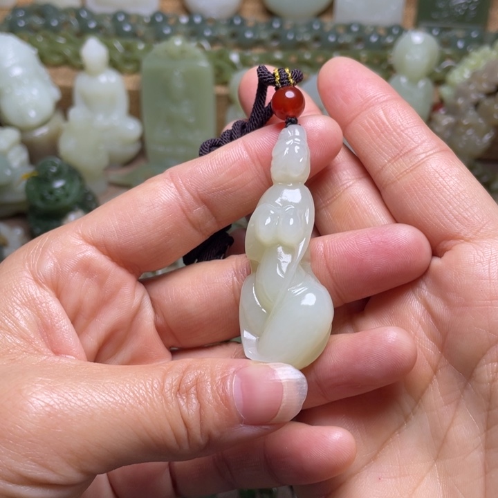 1***/和田玉未镶嵌颈饰