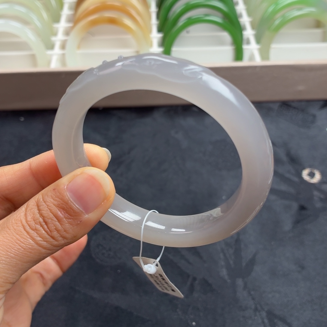 和田玉未镶嵌手镯冰荧光  连年有鱼54