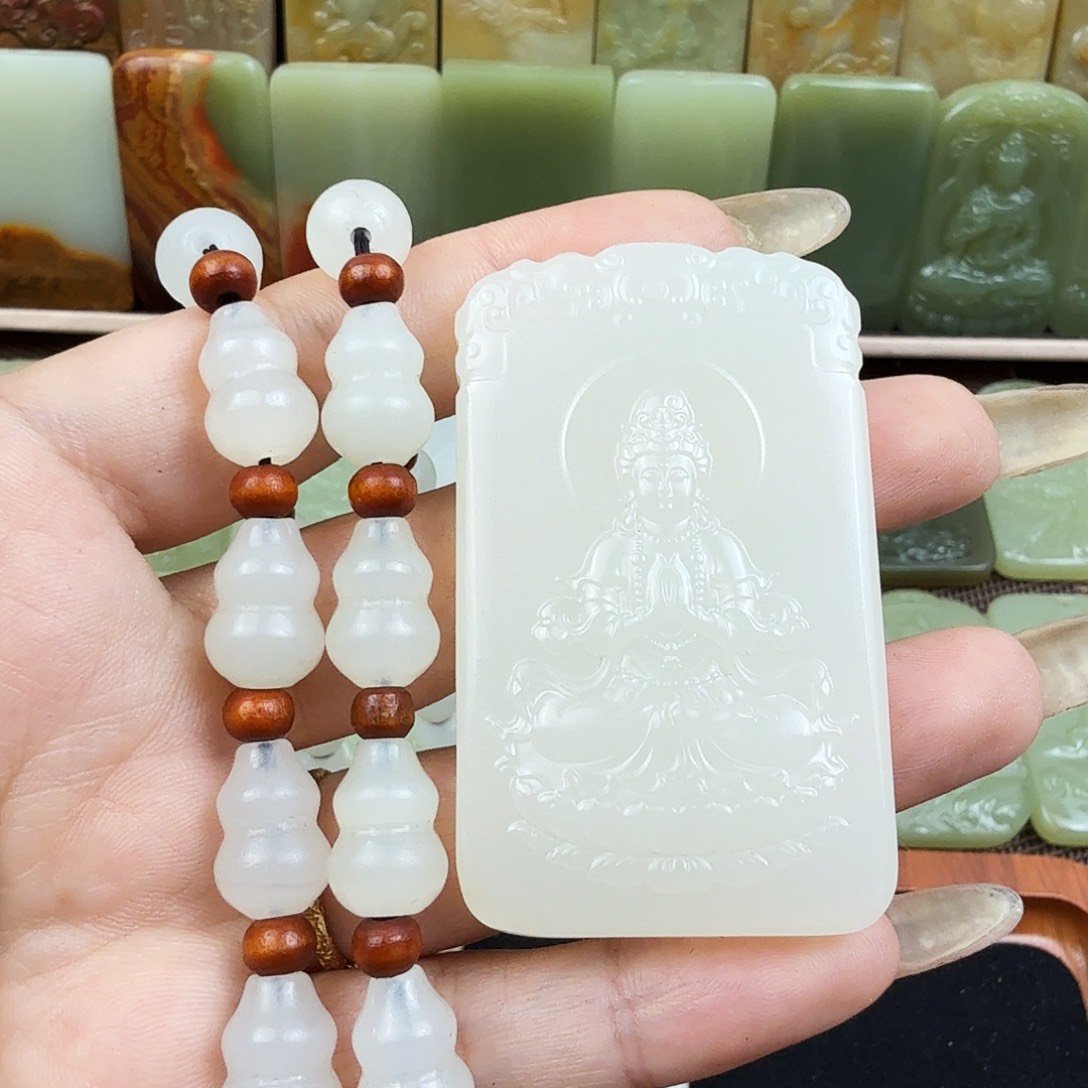 经典白观音牌吊坠