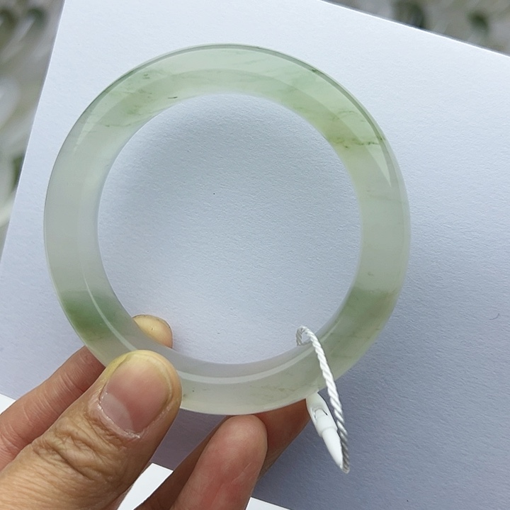 【闪购商品】石英质玉手镯未镶嵌