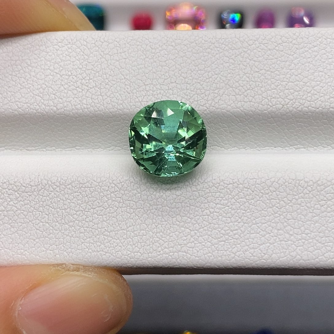 4.62克拉天然薄荷绿碧玺未镶嵌碧玺