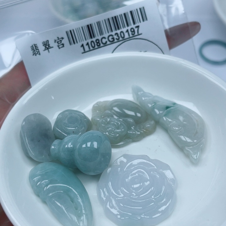 翡翠未镶嵌吊坠(不含链)