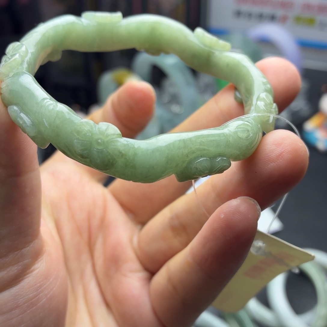 马***花定制翡翠未镶嵌缅A翡翠多样性发一