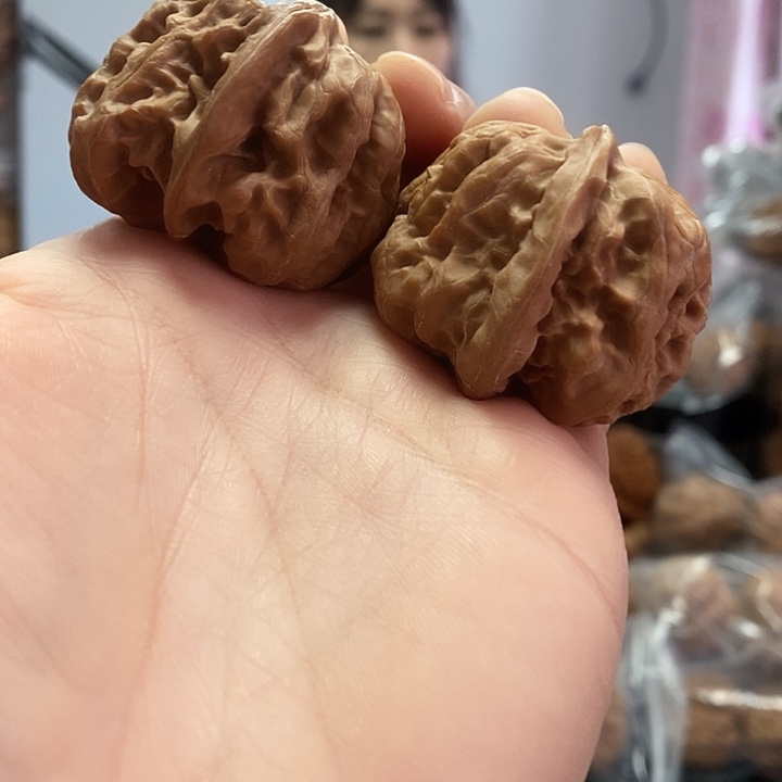 文玩核桃把件39平谷方块油刀疤纹