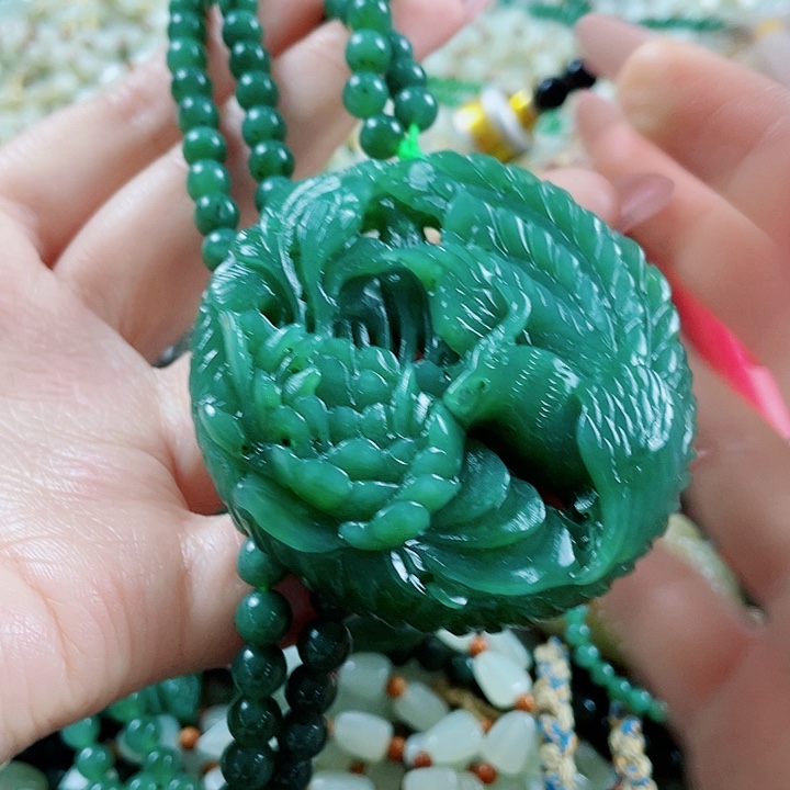 颈饰未镶嵌和田玉