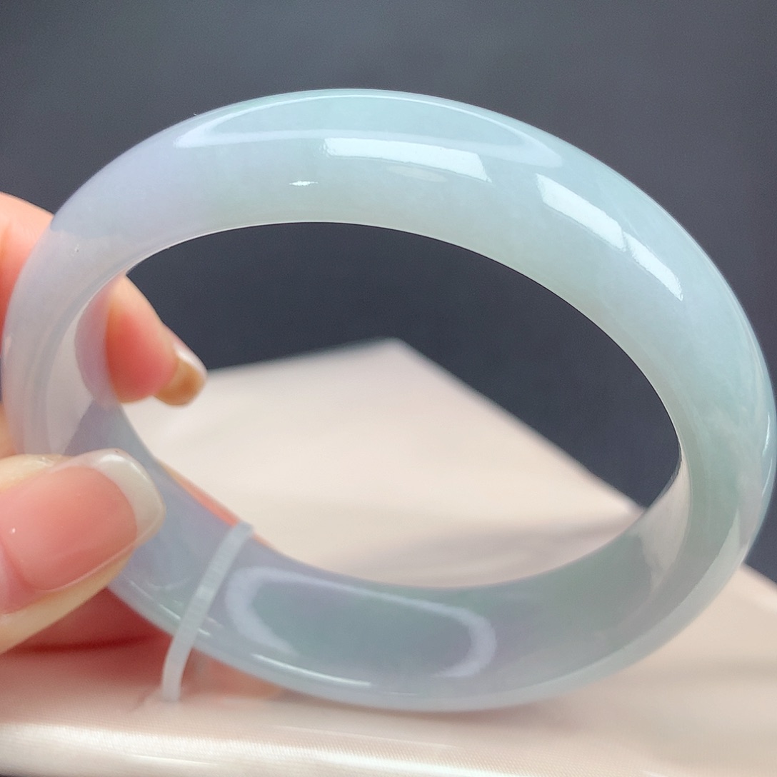 翡翠手镯（贵妃镯）未镶嵌56.5圈口