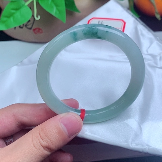 翡翠手镯未镶嵌高****尔圆条
