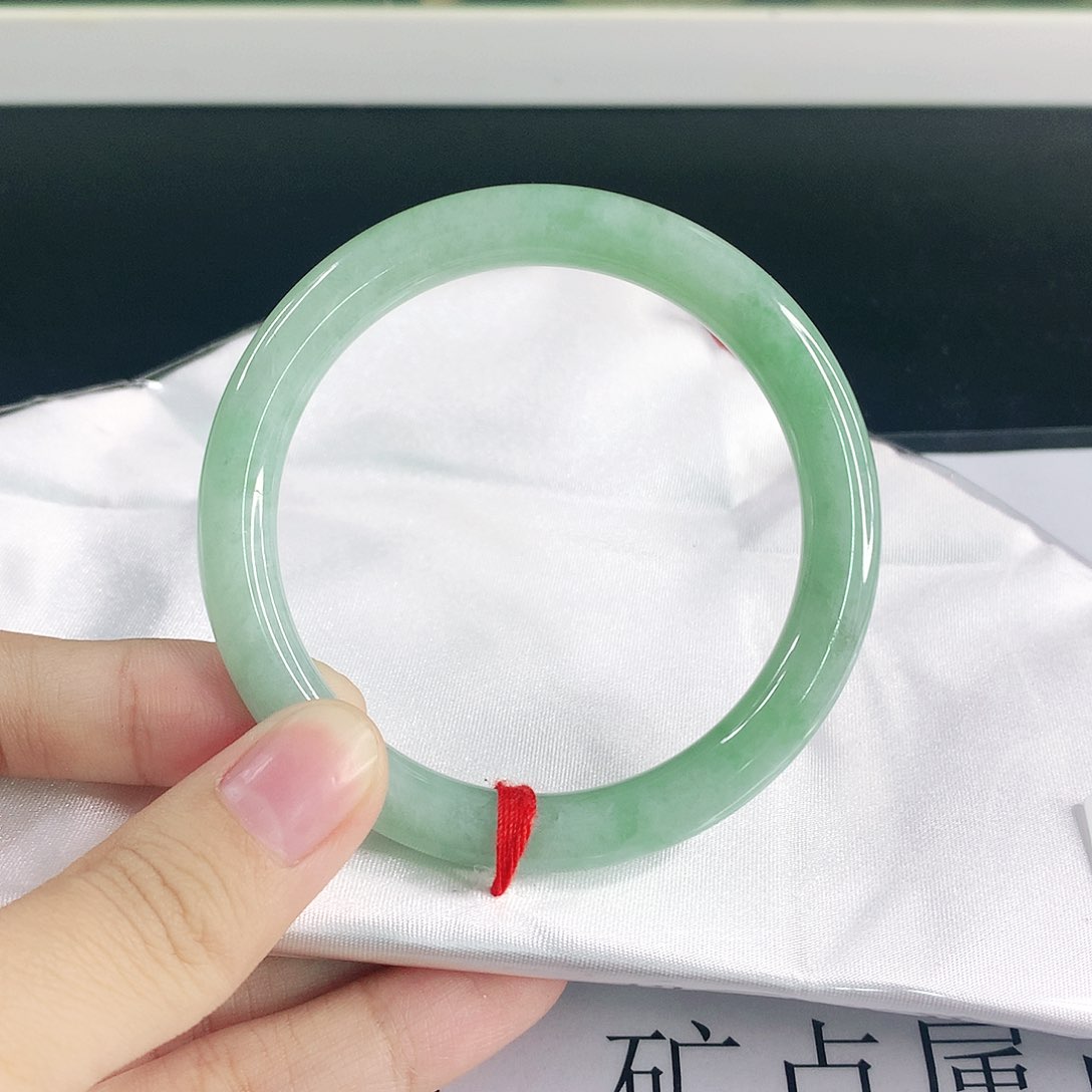 翡翠手镯未镶嵌6809圆