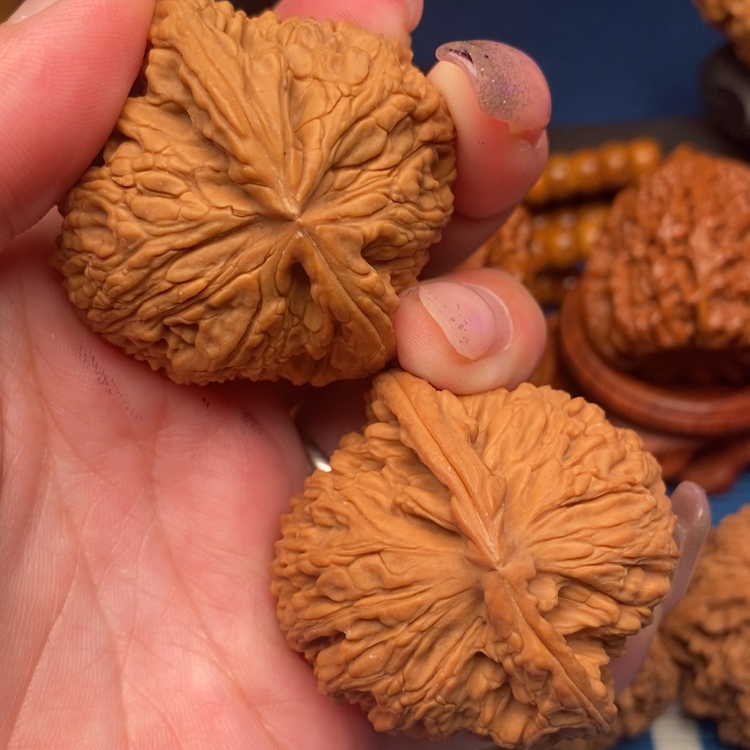 大***哥文玩核桃吊坠南疆