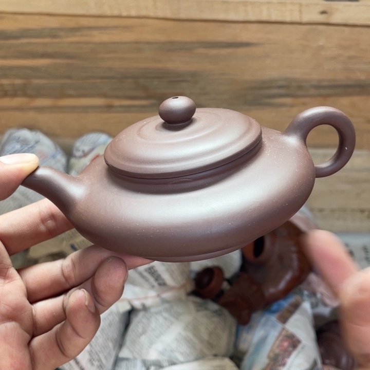 茶壶紫砂老厂紫砂壶一件。
