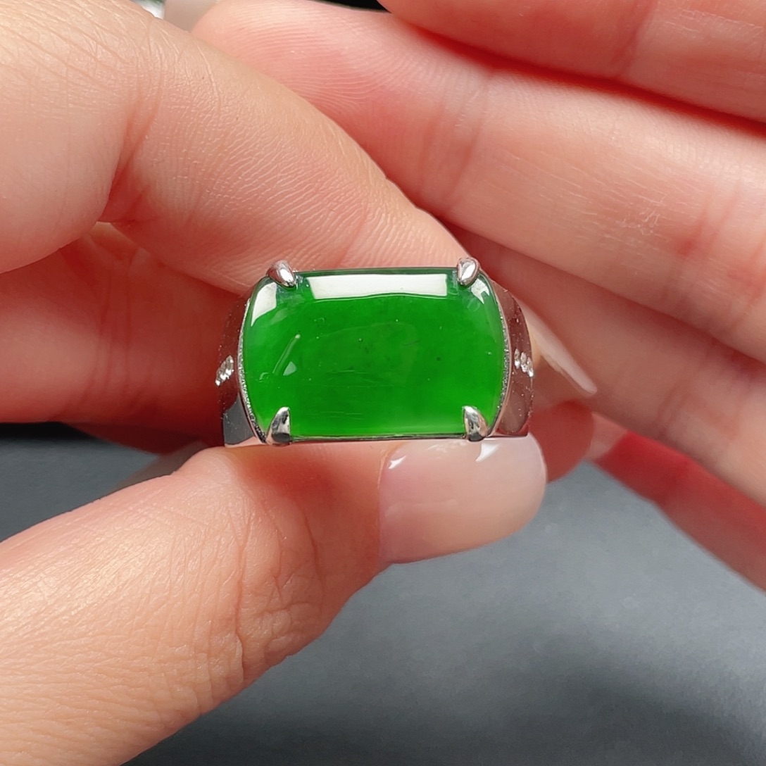 翡翠银S925镶嵌戒指没有运费险3985