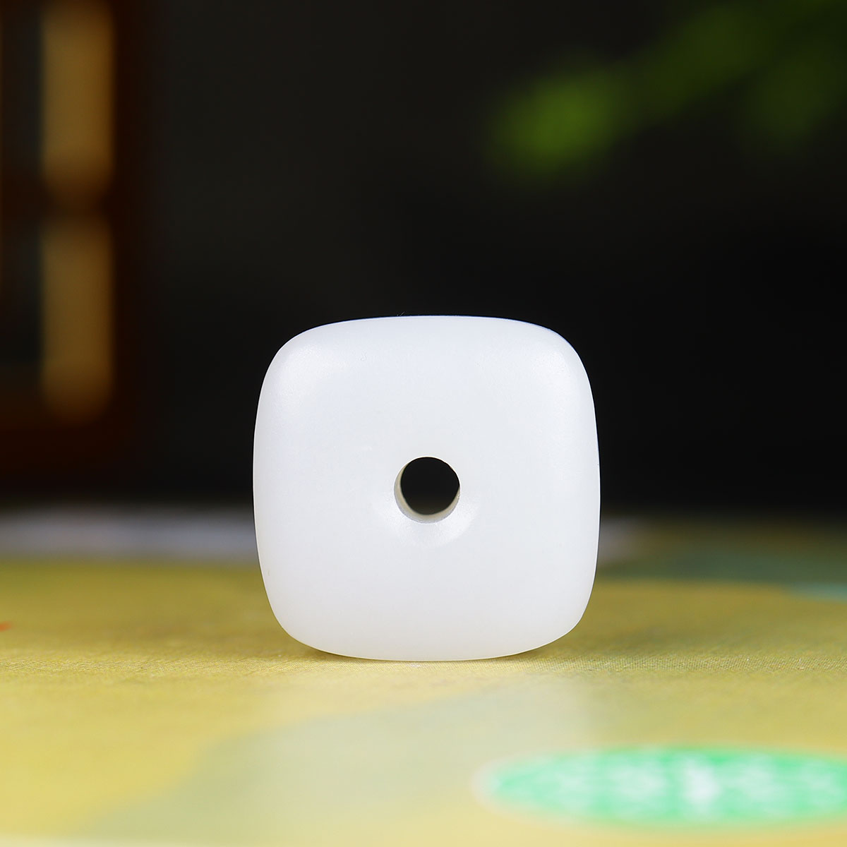 120727和田玉白玉四方扣挂件