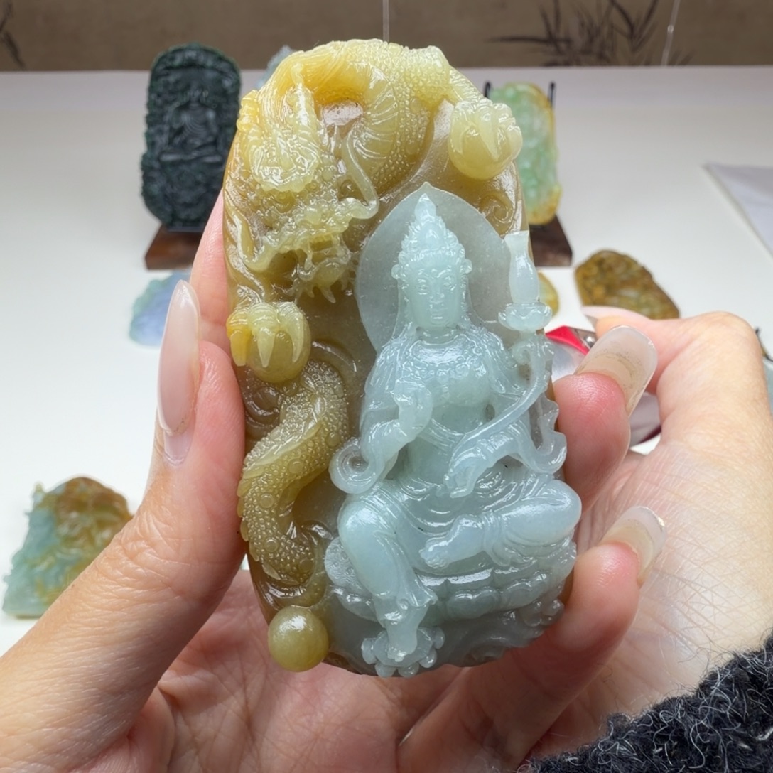 定制翡翠未镶嵌御龙观音