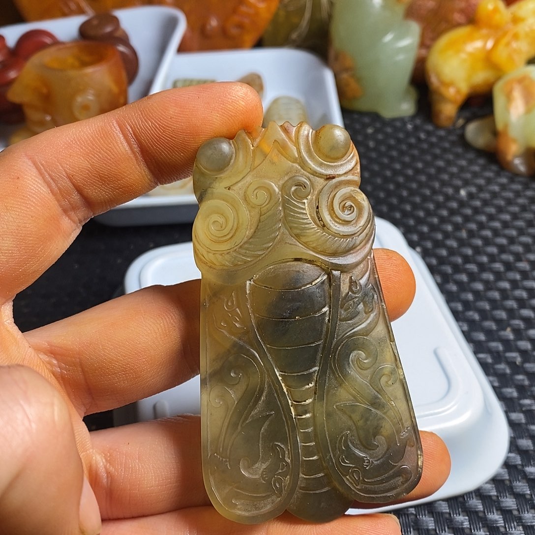 岫岩老玉（透闪石质玉）未镶嵌珠宝奇石